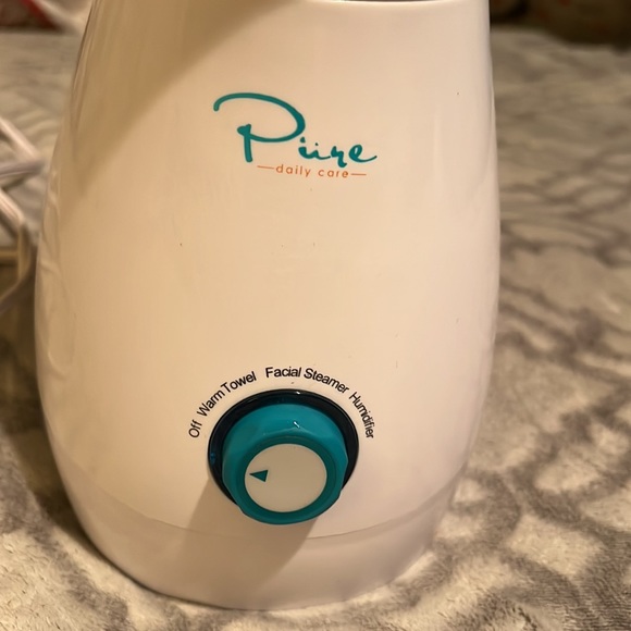 NWOT Pure facial steamer and humidifier with towel warmer inside used once!! - Picture 2 of 8
